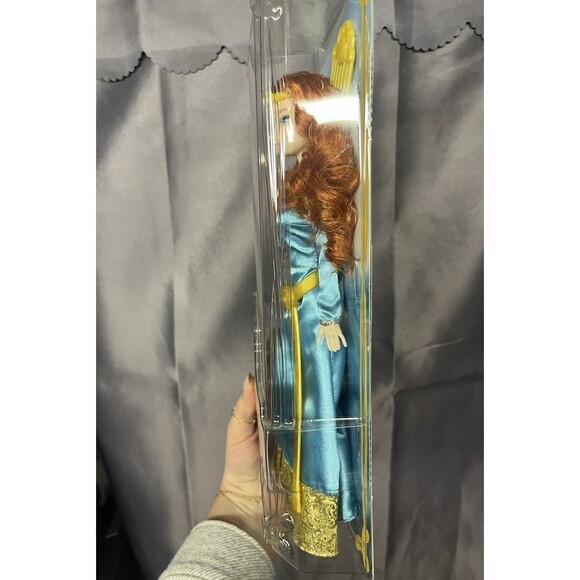 NIB Disney Pixar Brave Merida Doll with Comb, Belt, & Headband; 2011; BNIB - Picture 2 of 4